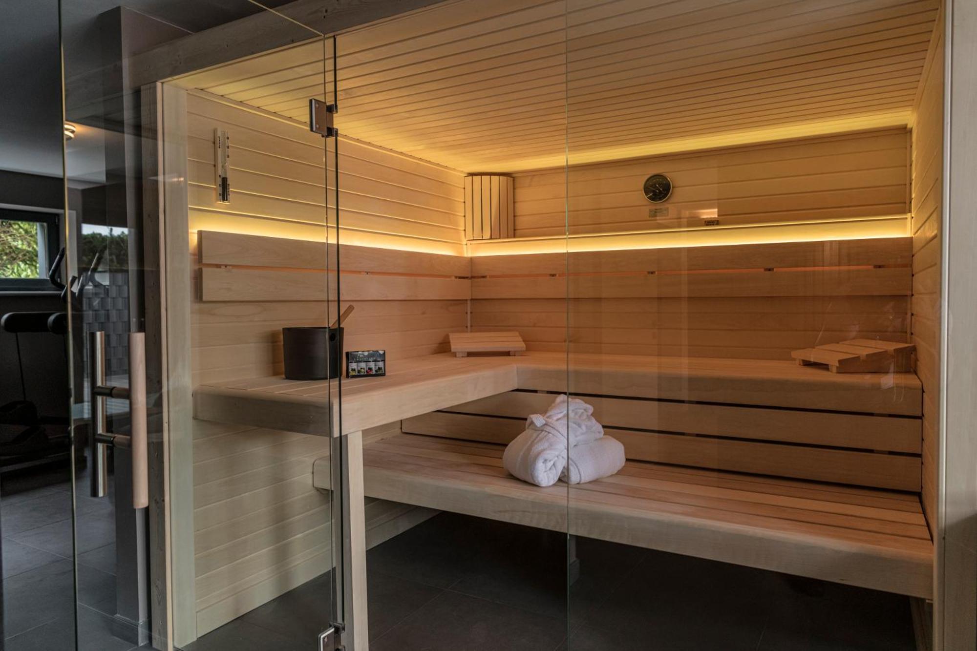 טימנדורפר שטרנד Wellness House Oase Spa Mit Whirlpool מראה חיצוני תמונה